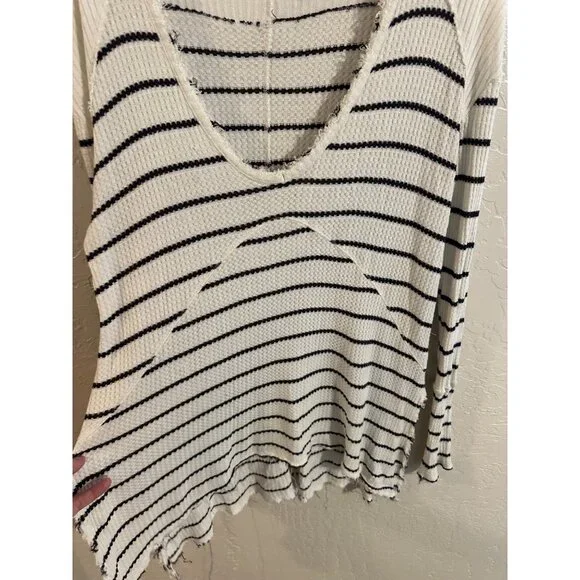 Free People Oversized Black & White Striped Sunset Park Thermal Sweater Tunic - Picture 6 of 12